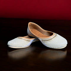 Ethnic Floral Embroidery Kolhapuri-Style Flats